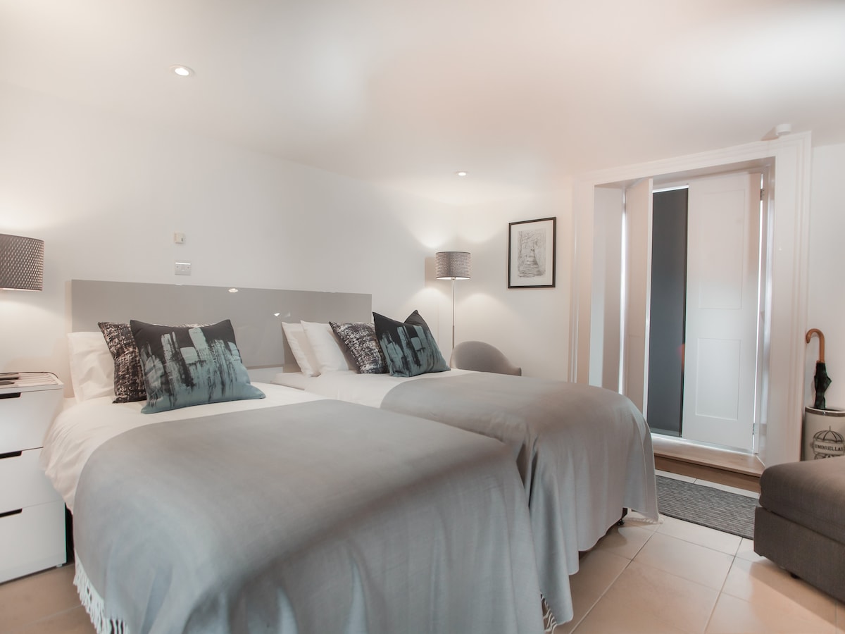 Spálňa so super-kingovým zipsom a prepojenou posteľou