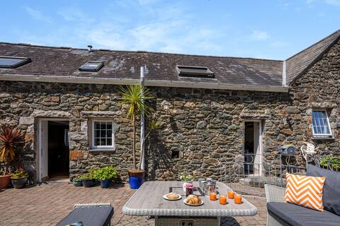 Bythynnod Sarn Group Cottages