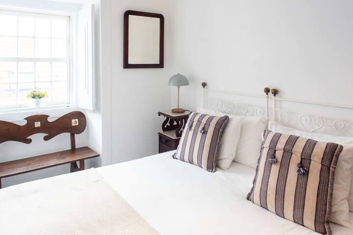 Central Ericeira – Light filled with Terrace gallery image 2