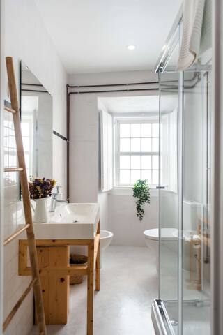 Central Ericeira – Light filled with Terrace gallery image 5