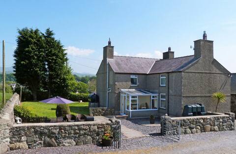 4 Bed in Caernarfon (oc-30479)