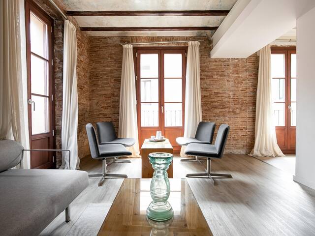 Deco Apartments Barcelona managed Airbnb listing 1