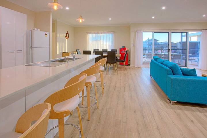 Desert Rose -Jetty, Pool, WiFi and Foxtel gallery image 3