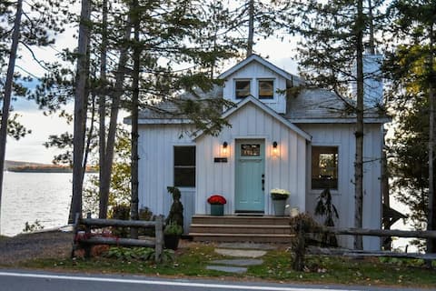 Chalet with unique Sauna on Brome Lake
