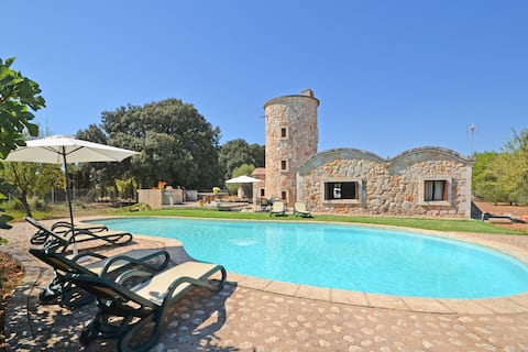 Anuncio de Airbnb popular: Molinot - Country house with pool in Búger, Mallor en Búger