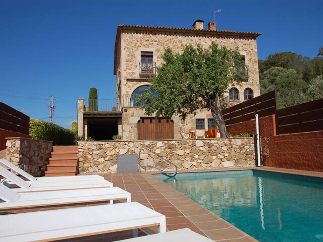 Petit CostaBravaSi – Pool, BBQ, terrace, wifi gallery image 3