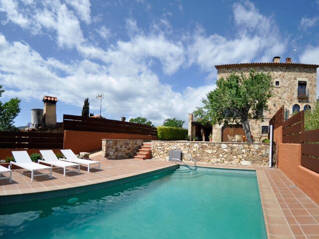 Petit CostaBravaSi – Pool, BBQ, terrace, wifi gallery image 2