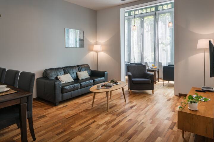 Amazing 3 bedroom near Pl Catalunya gallery image 2