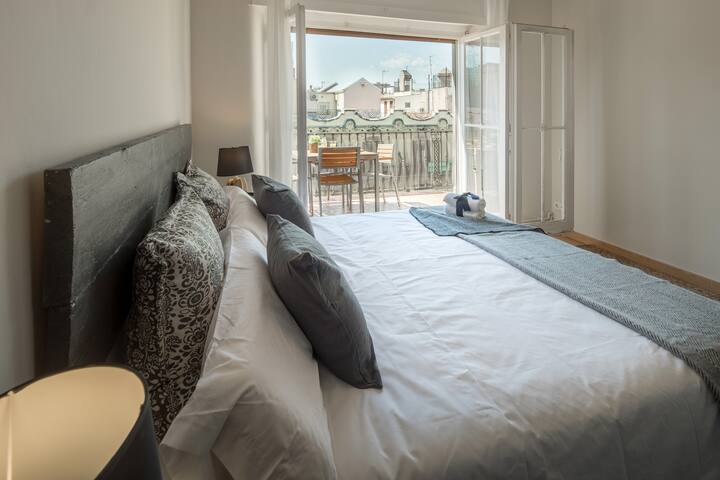 Arc de Triomf cheerful two bedroom with terrace gallery image 2