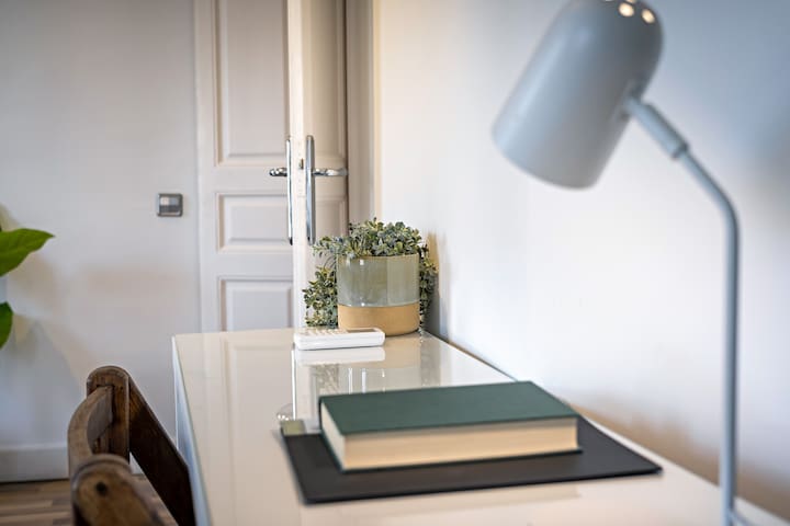 Central 2 bedroom up to 4 people gallery image 4