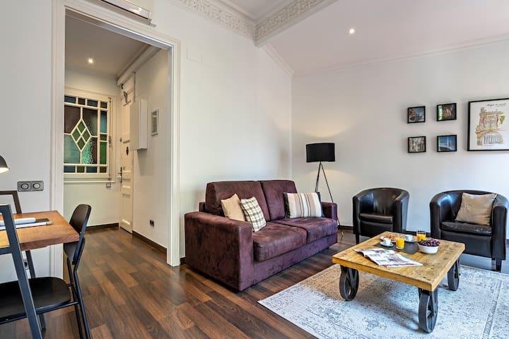 Eixample Diagonal amazing 2 bedroom gallery image 2