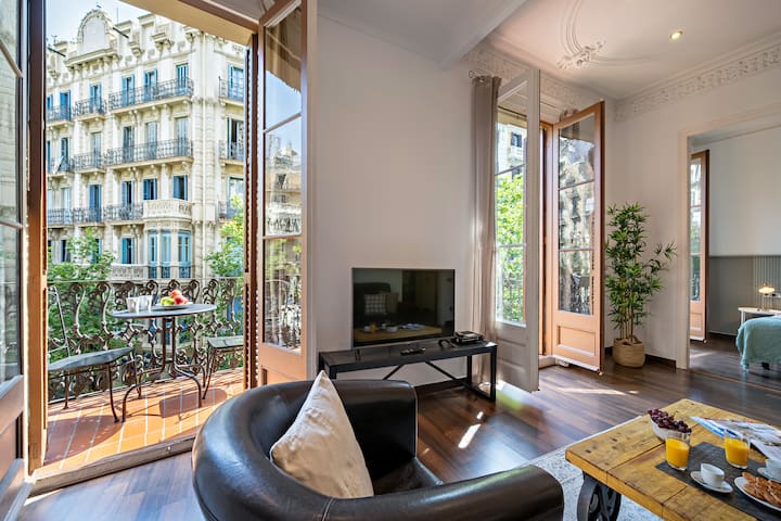 Eixample Diagonal amazing 2 bedroom gallery image 3