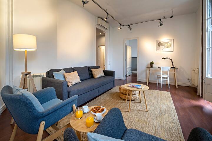 Stunning eixample 2 bedroom up to 6 gallery image 2