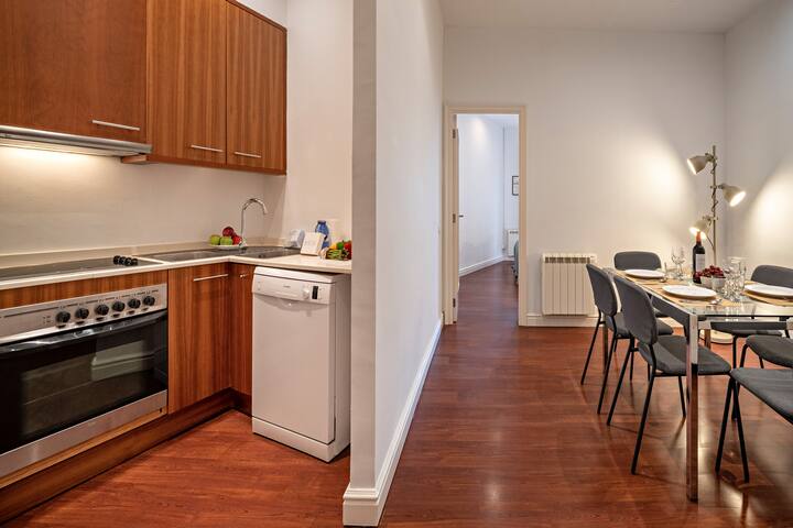 Stunning eixample 2 bedroom up to 6 gallery image 4