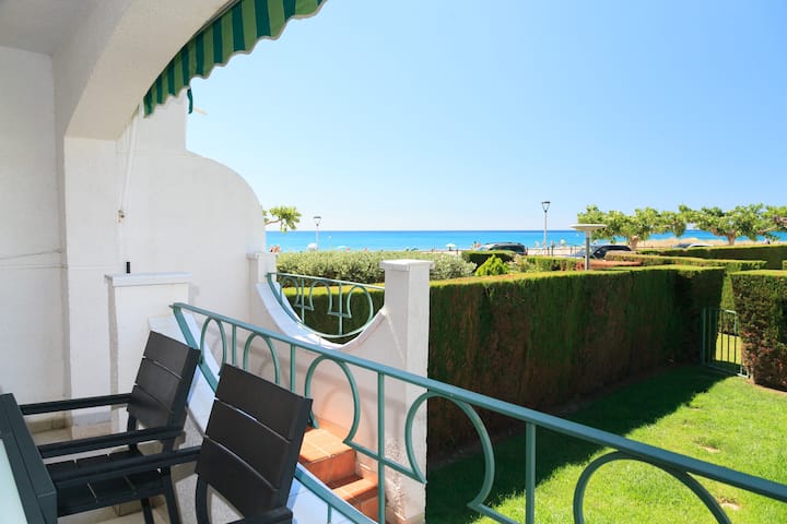 Belle Maison Avec Piscine En Bord De Mer · Uhc Are - Costa Daurada