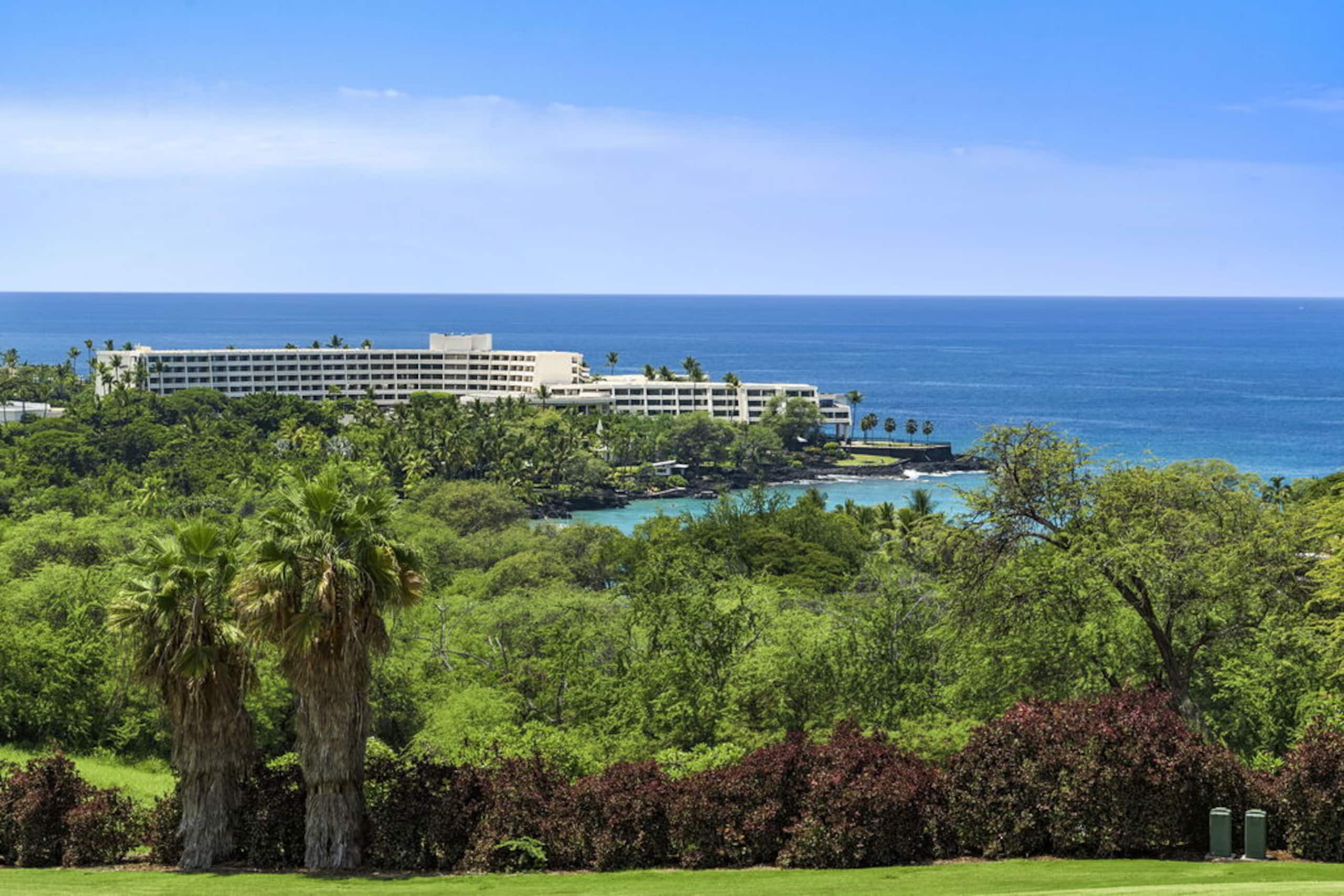 Condo in Kailua-Kona · ★4.88 · 3 bedrooms · 4 beds · 3 baths - Image 37