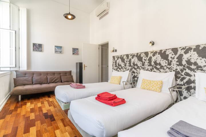 Lv Premier Chiado CH3- views, central, AC, lift gallery image 5