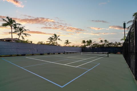 Oceanfront condo w/ golf discounts & beach gear
