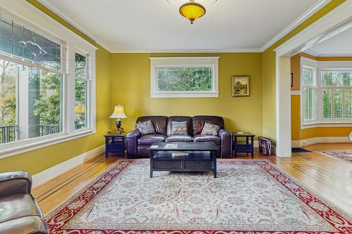 Spacious 5BR Bayview Dog Friendly