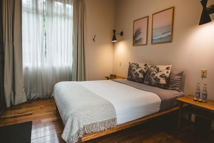 Stylish Colonial Stay in Roma Norte W Rooftop 8BR gallery image 4