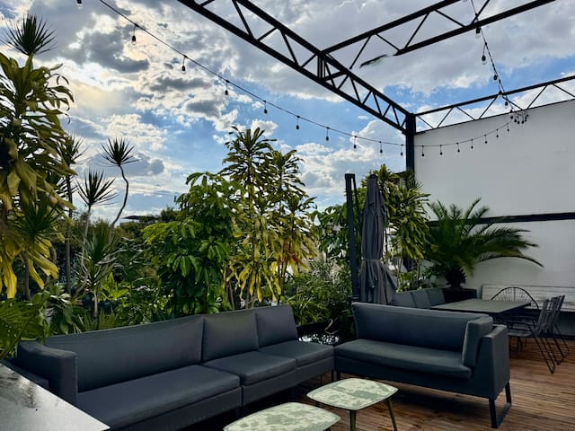 Stylish Colonial Stay in Roma Norte W Rooftop 8BR gallery image 3