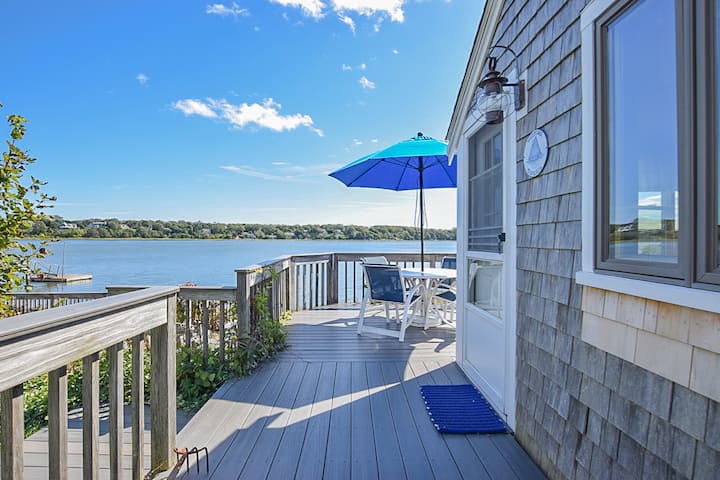 Cozy Retreat w/ Great Views of Town Cove!