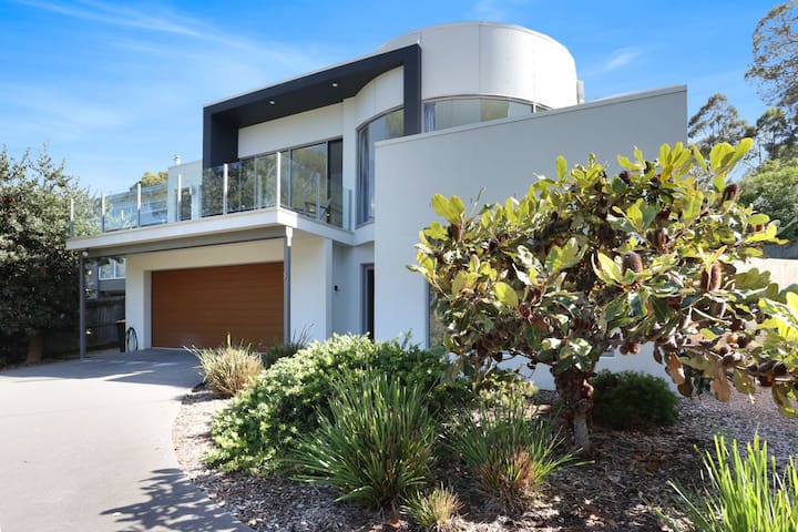 Getaway Merimbula managed Airbnb listing 2