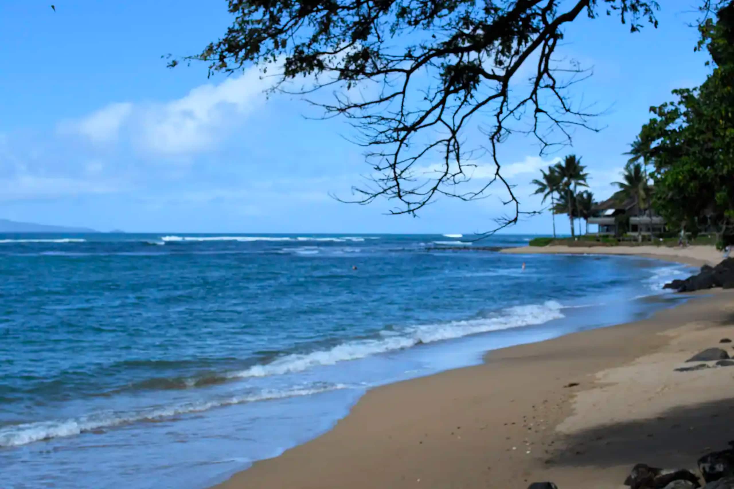 Condo in Lahaina · ★4.83 · 1 bedroom · 2 beds · 1 private bath - Image 28