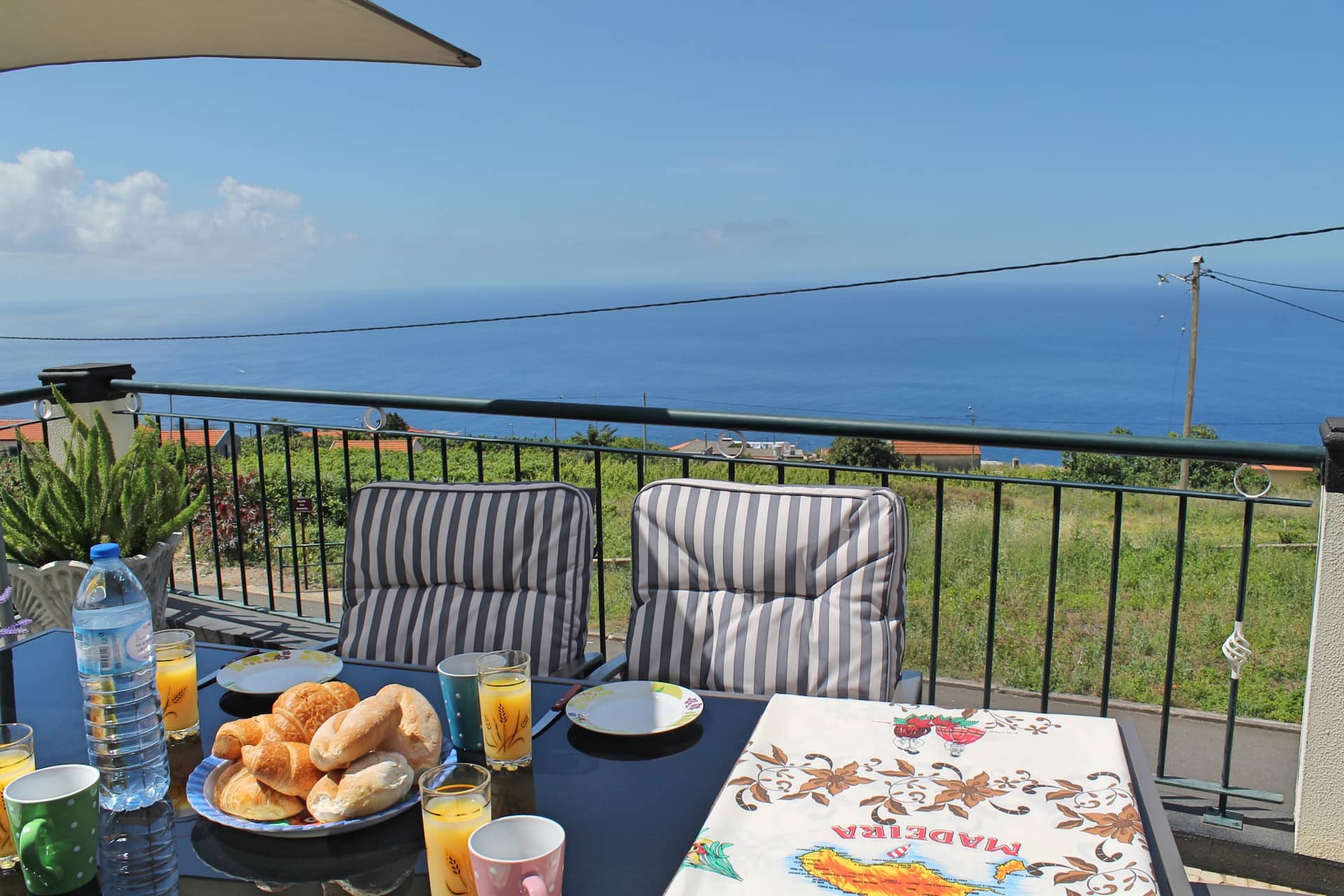 Large house, sunny Calheta | Casa Vista Bela