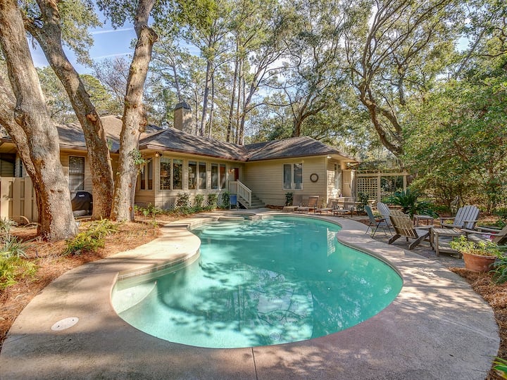 4 E Garrison Place ¡Ubicado en el centro de Sea Pines en Quiet Culde