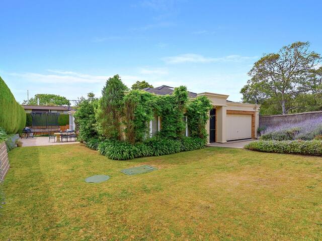 Sandborne Moments to the Sand gallery image 2