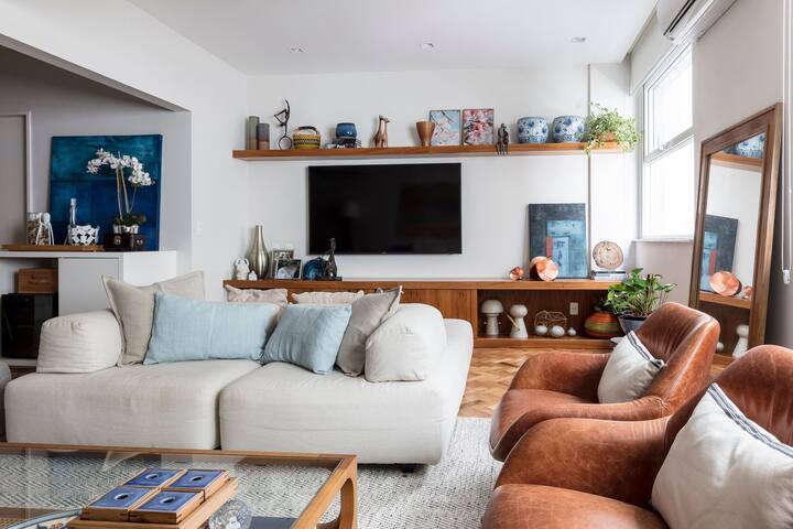 Leblon | Casual, Comfortable, 2 Min. from the Sea gallery image 2