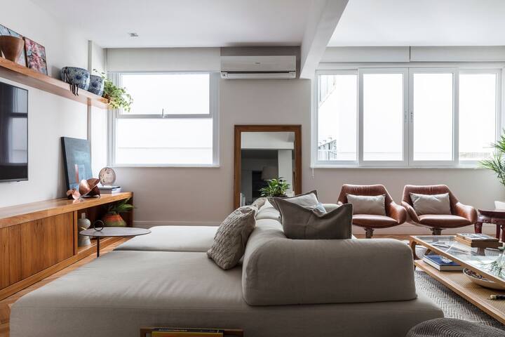 Leblon | Casual, Comfortable, 2 Min. from the Sea gallery image 3