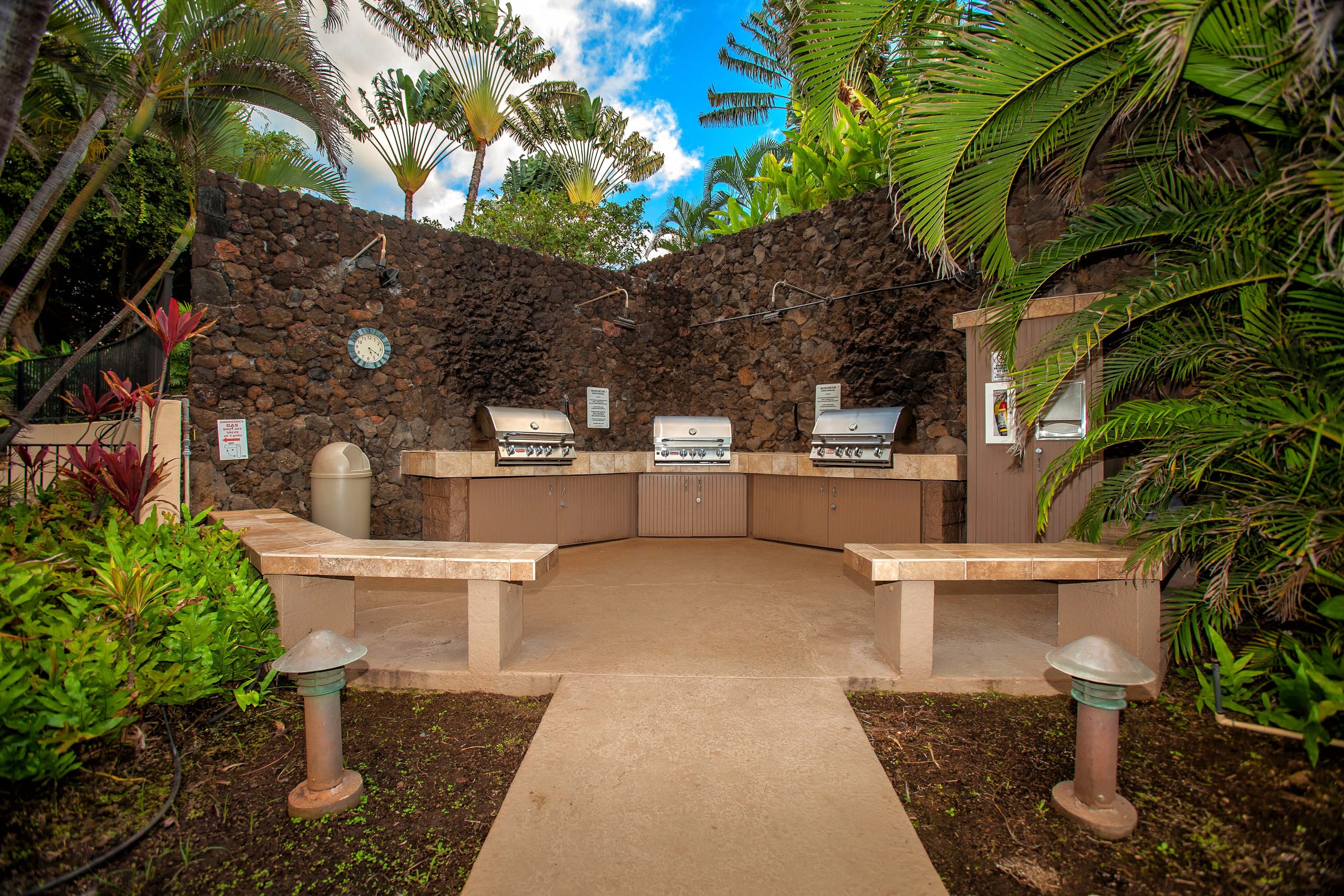 Condo in Kihei · ★5.0 · 2 bedrooms · 3 beds · 2 baths - Image 37