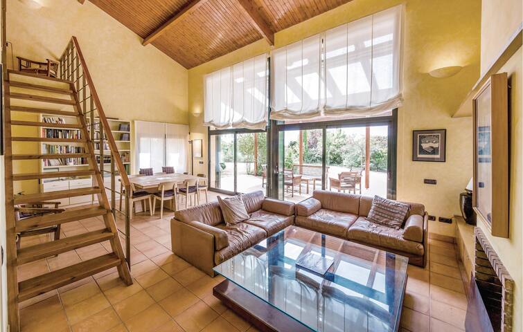 Casa Oliver gallery image 2