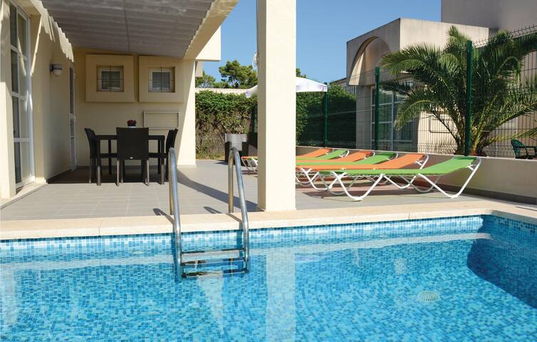 Amazing home in Can Picafort with WiFi gallery image 4