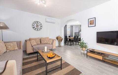 Successful Airbnb property: Villa angelina with private pool in Brčići