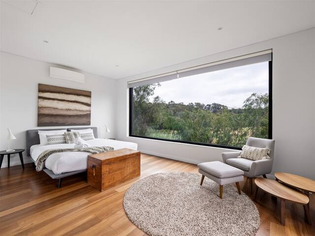 Sophie’s Vineyard—Sprawling Scenery with Pool gallery image 3