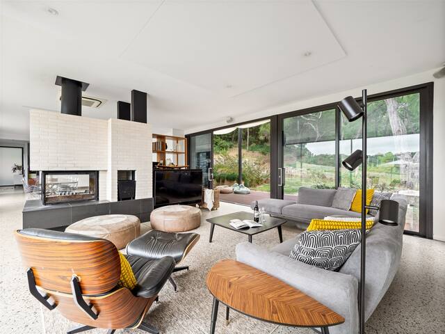 Sophie’s Vineyard—Sprawling Scenery with Pool gallery image 2