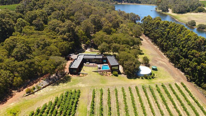 Sophie’s Vineyard—Sprawling Scenery with Pool gallery image 5