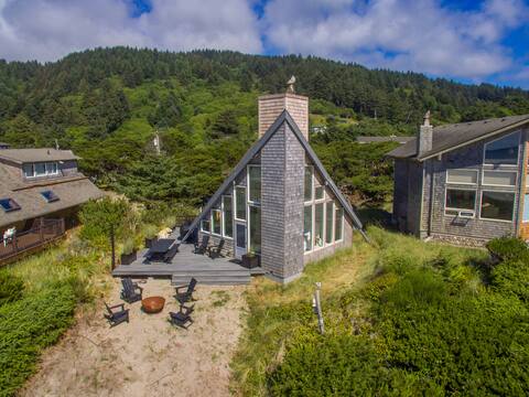 Lighthouse - Oceanfront, stunning, updated classic