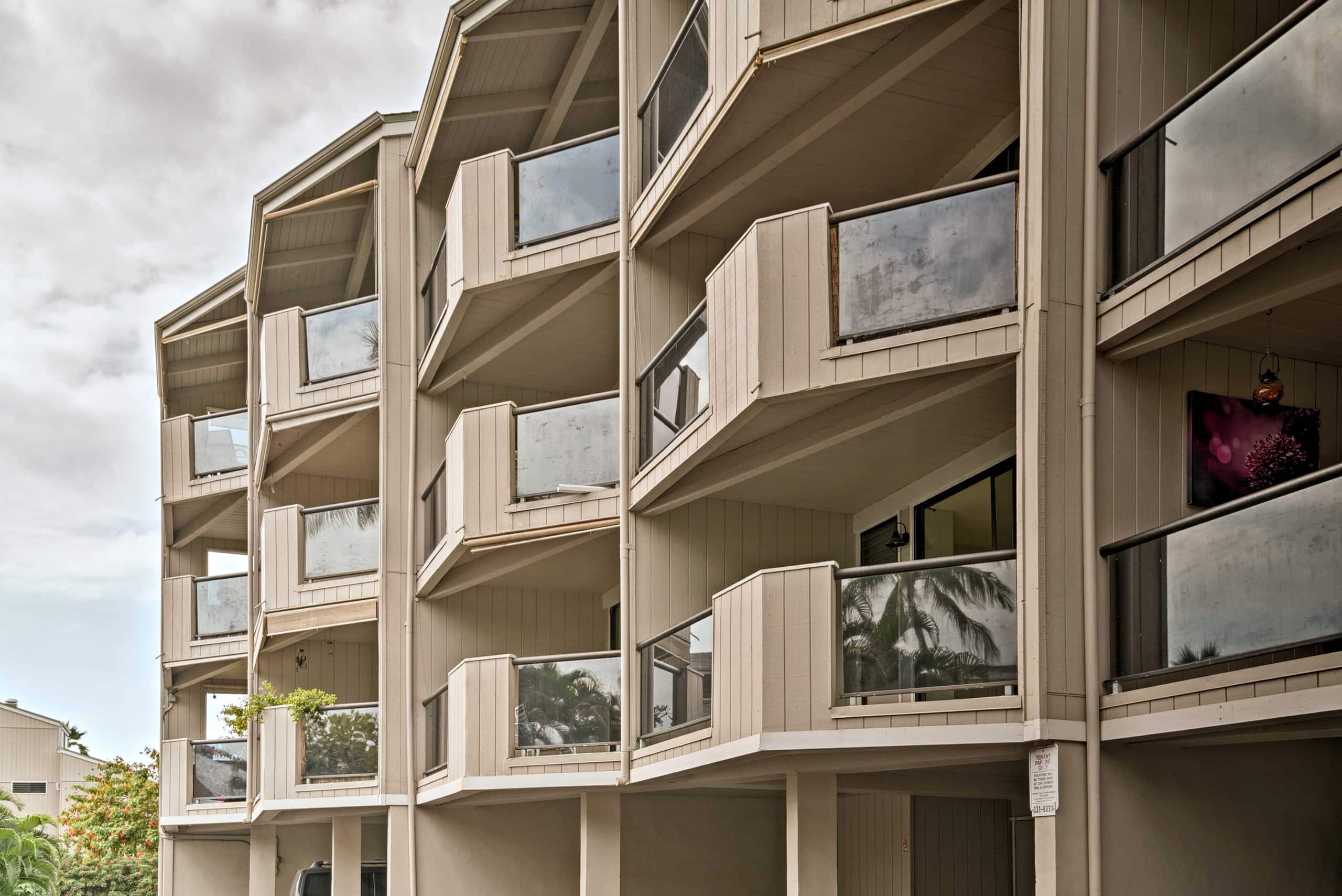 Condo in Kailua-Kona · ★4.83 · 1 bedroom · 2 beds · 1 shared bath - Image 24