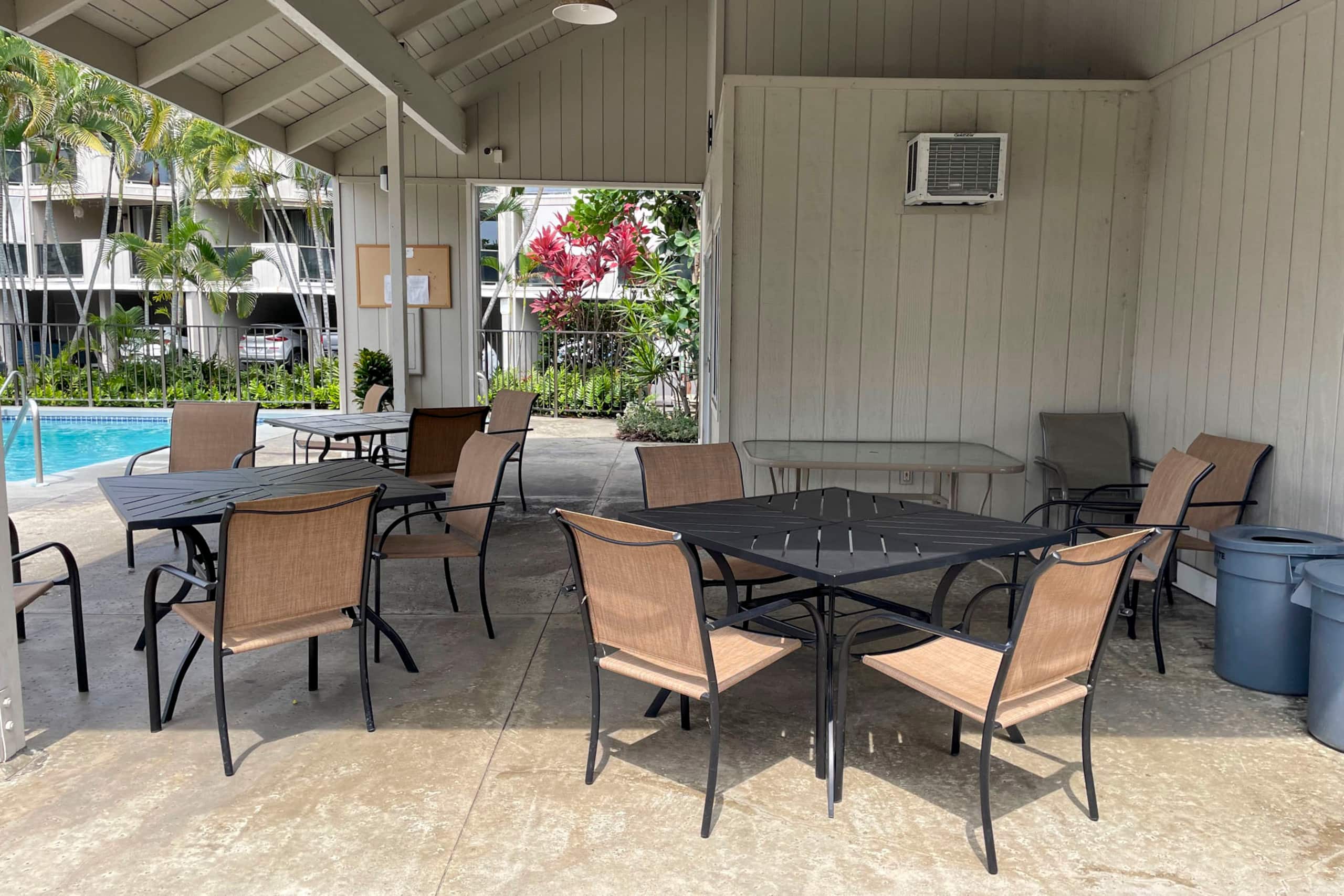 Condo in Kailua-Kona · ★4.83 · 1 bedroom · 2 beds · 1 shared bath - Image 28