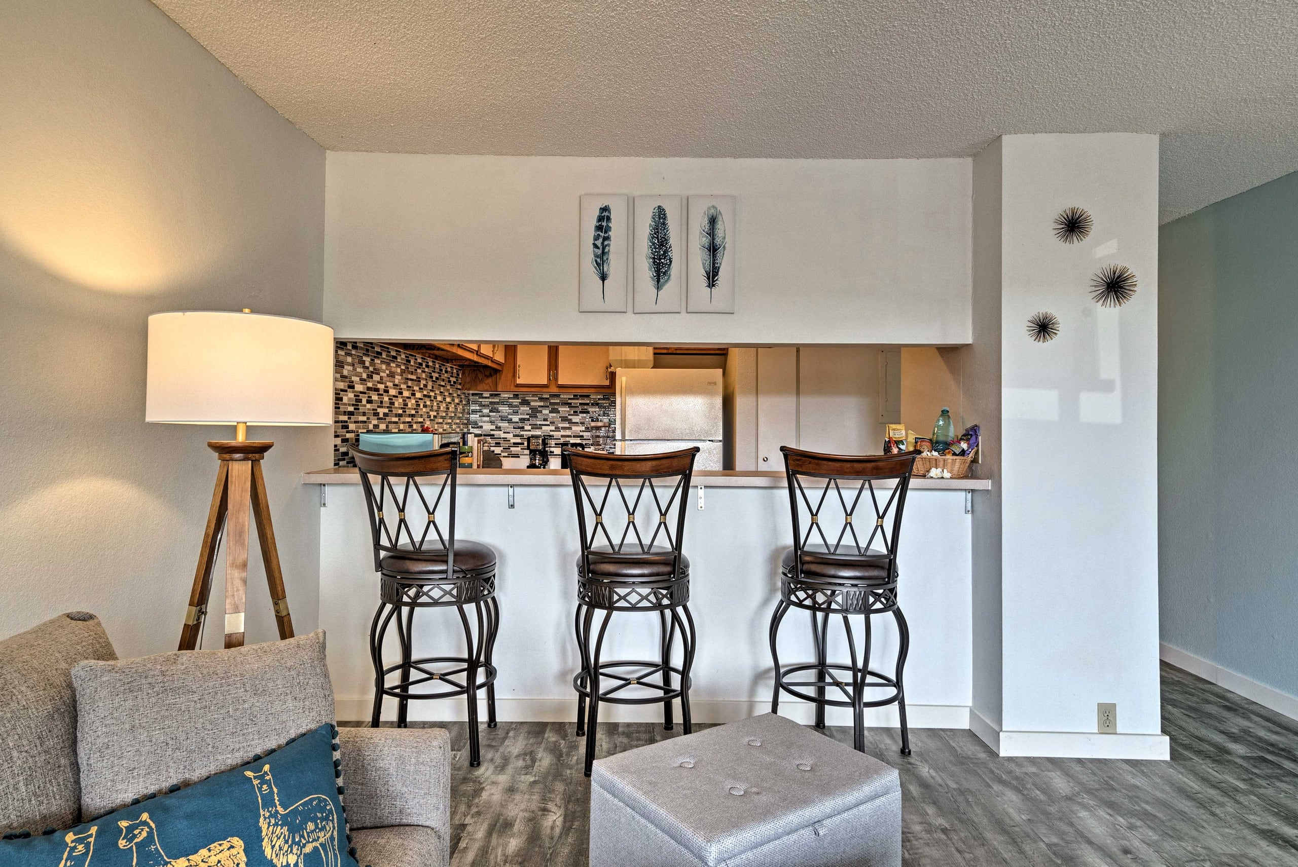 Condo in Kailua-Kona · ★4.83 · 1 bedroom · 2 beds · 1 shared bath - Image 8