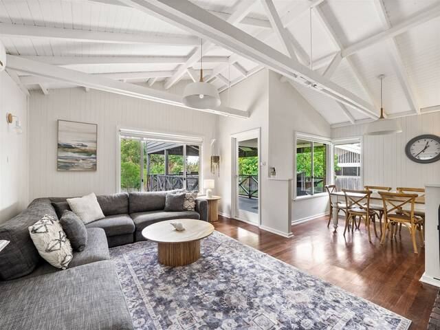 Dolce Vita: A Beachside Family Garden Retreat