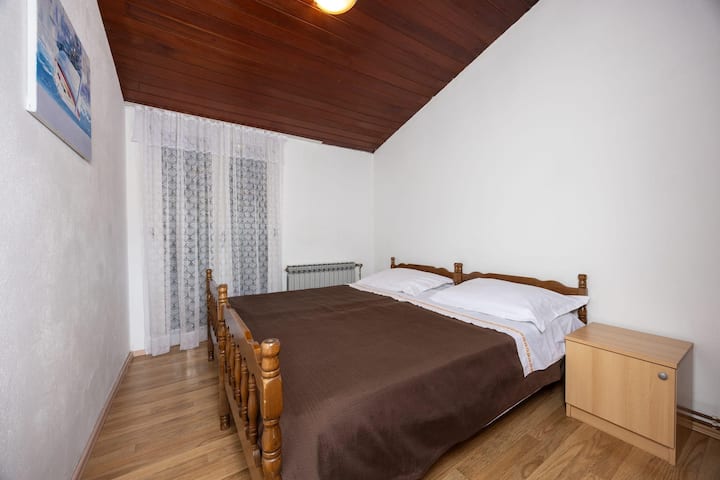 Спалня 2, площ: 9 м²