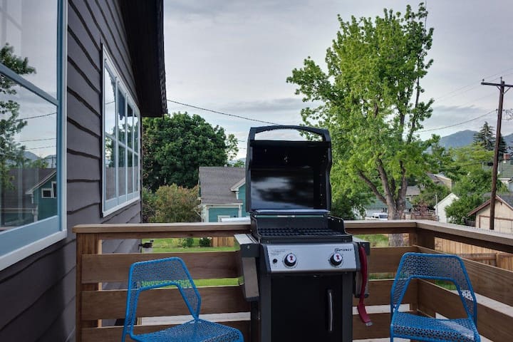 Bozeman Spruce House-Fabulous historic Bozeman hom gallery image 4