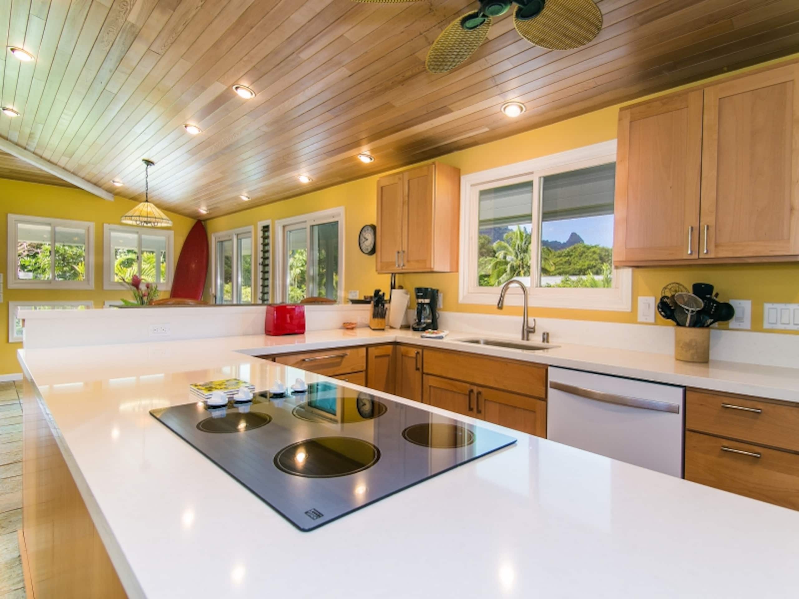 Home in Hanalei · ★4.96 · 5 bedrooms · 6 beds · 3 private baths - Image 23