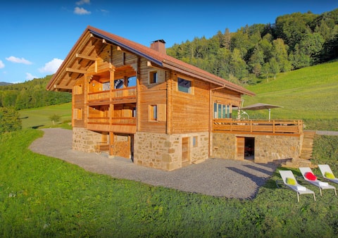 Luxury family base with great skiing