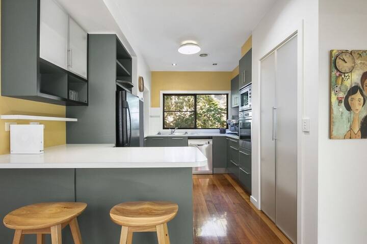 Pride Street Luxury 28 gallery image 3